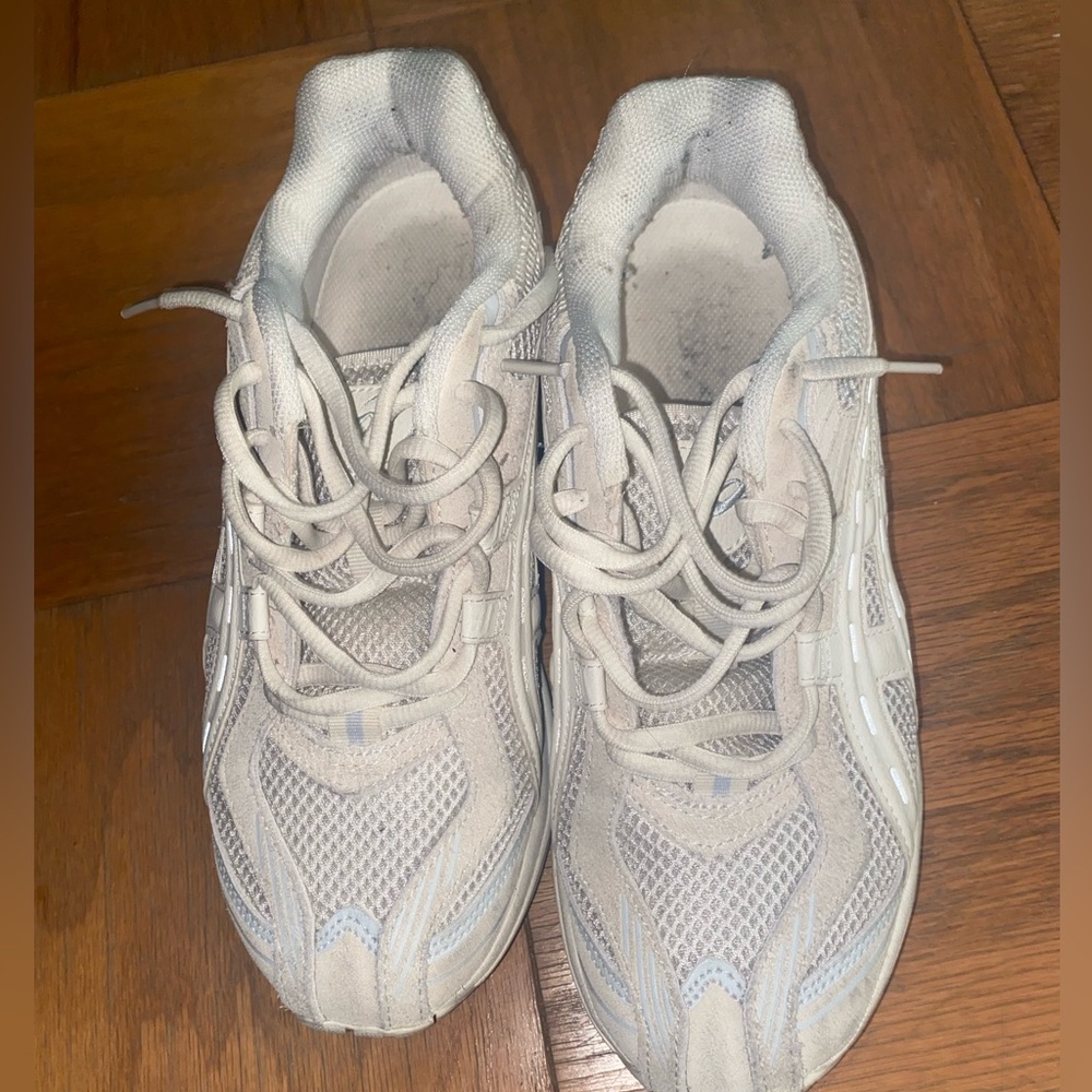 Beige sneakers size 7M or 9W